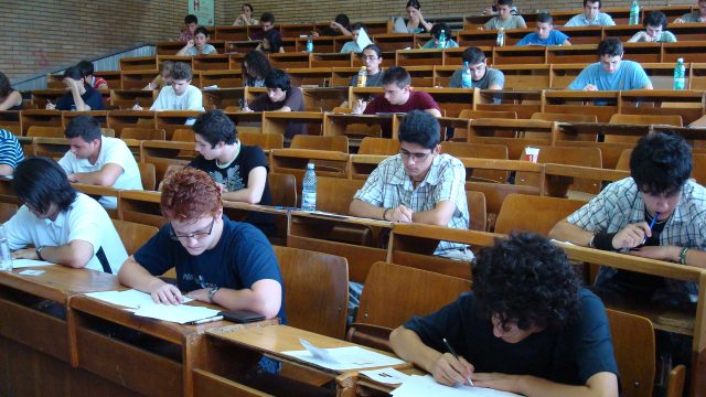 trei facultăți